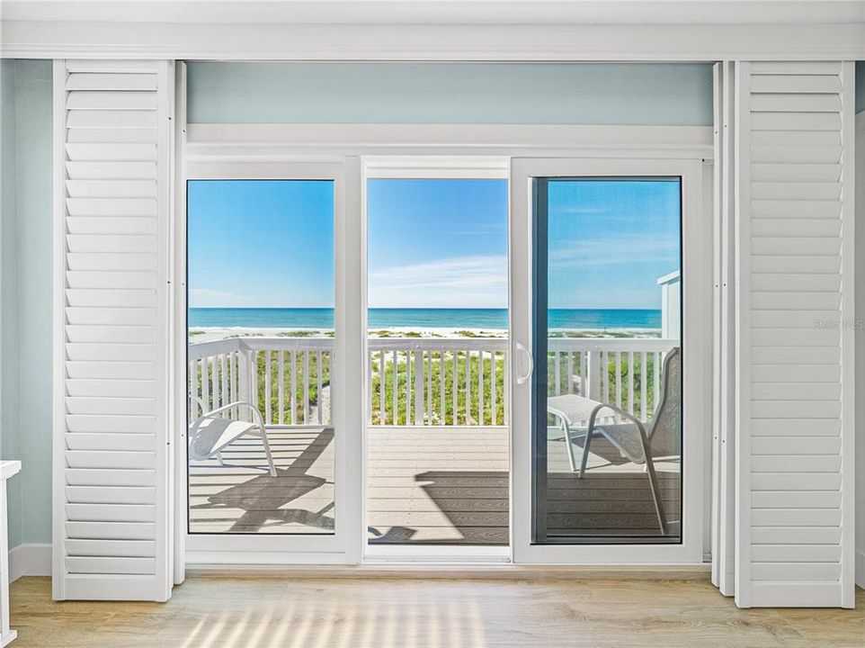 For Sale: $2,499,500 (2 beds, 2 baths, 1276 Square Feet)