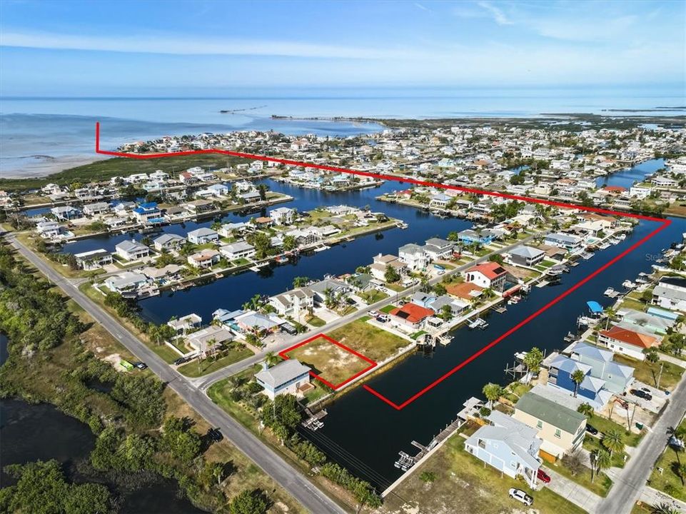 На продажу: $250,000 (0.18 acres)