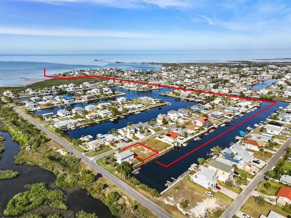 На продажу: $250,000 (0.18 acres)