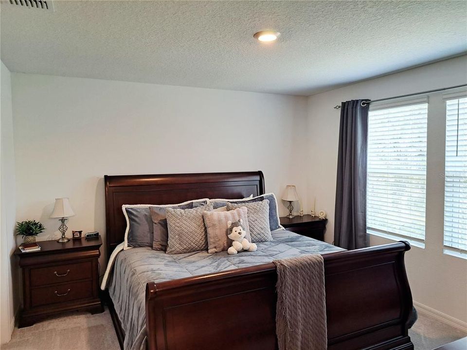 En Venta: $249,500 (3 camas, 2 baños, 1407 Pies cuadrados)