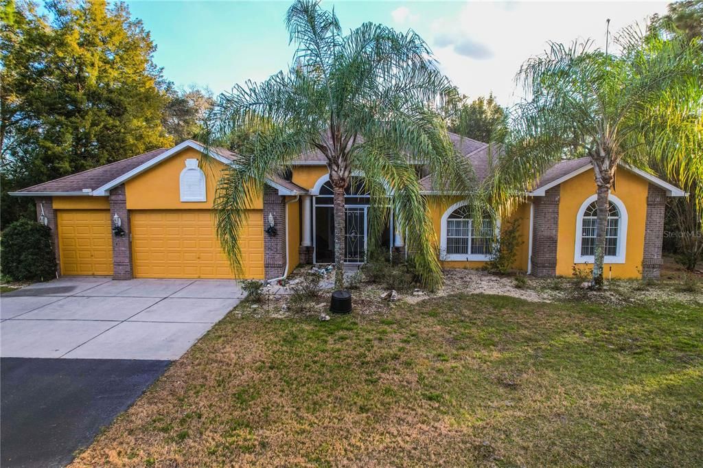 Activo con contrato: $849,900 (3 camas, 2 baños, 2450 Pies cuadrados)
