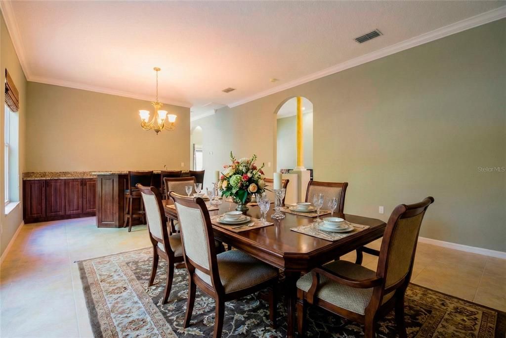 Activo con contrato: $849,900 (3 camas, 2 baños, 2450 Pies cuadrados)
