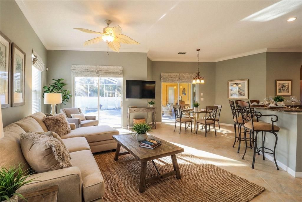 Activo con contrato: $849,900 (3 camas, 2 baños, 2450 Pies cuadrados)