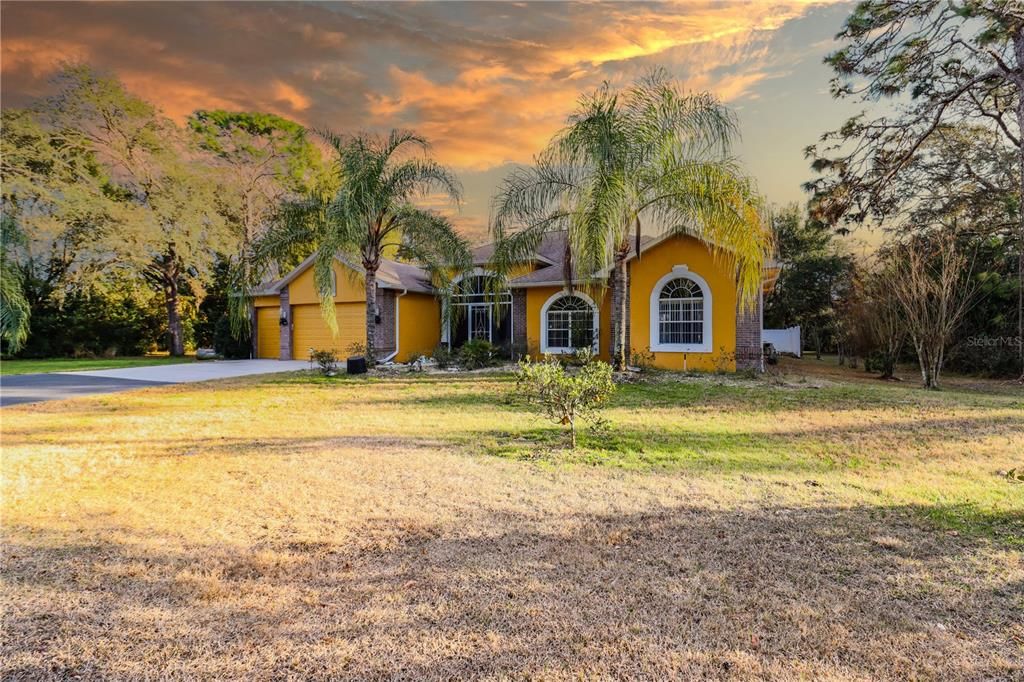 Activo con contrato: $849,900 (3 camas, 2 baños, 2450 Pies cuadrados)