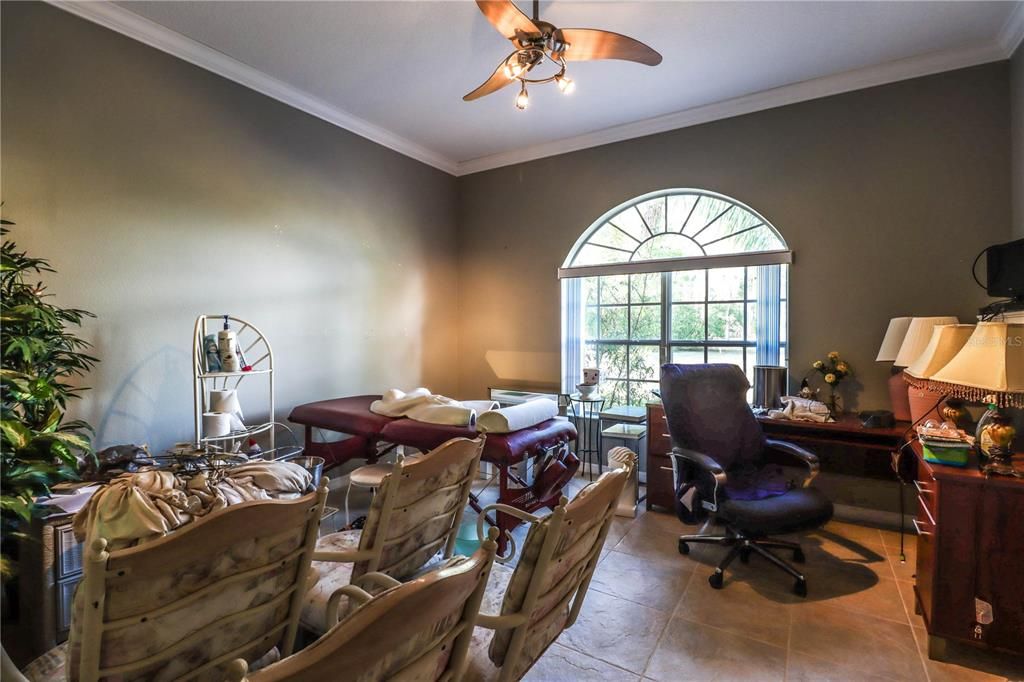 Activo con contrato: $849,900 (3 camas, 2 baños, 2450 Pies cuadrados)