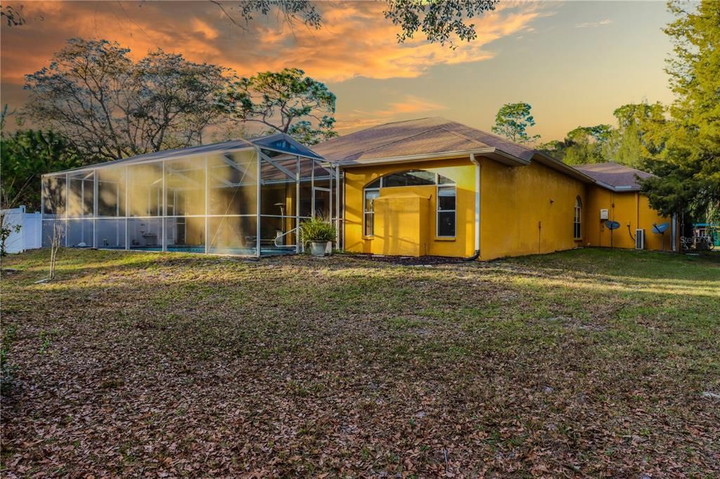 Activo con contrato: $849,900 (3 camas, 2 baños, 2450 Pies cuadrados)