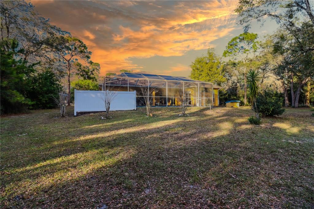 Activo con contrato: $849,900 (3 camas, 2 baños, 2450 Pies cuadrados)