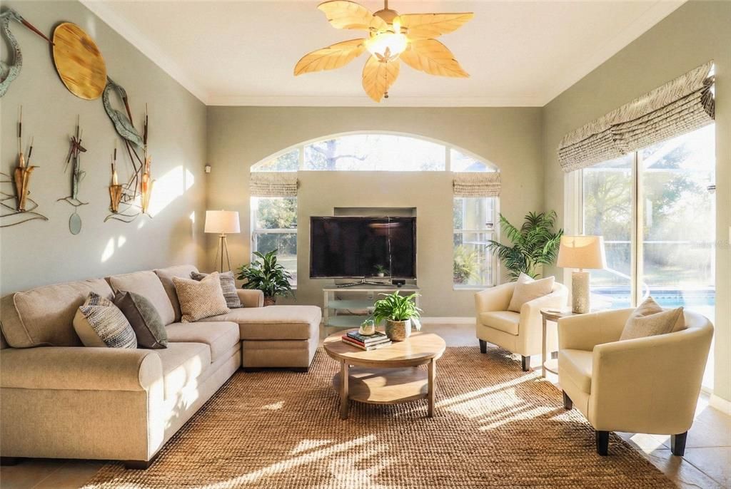 Activo con contrato: $849,900 (3 camas, 2 baños, 2450 Pies cuadrados)