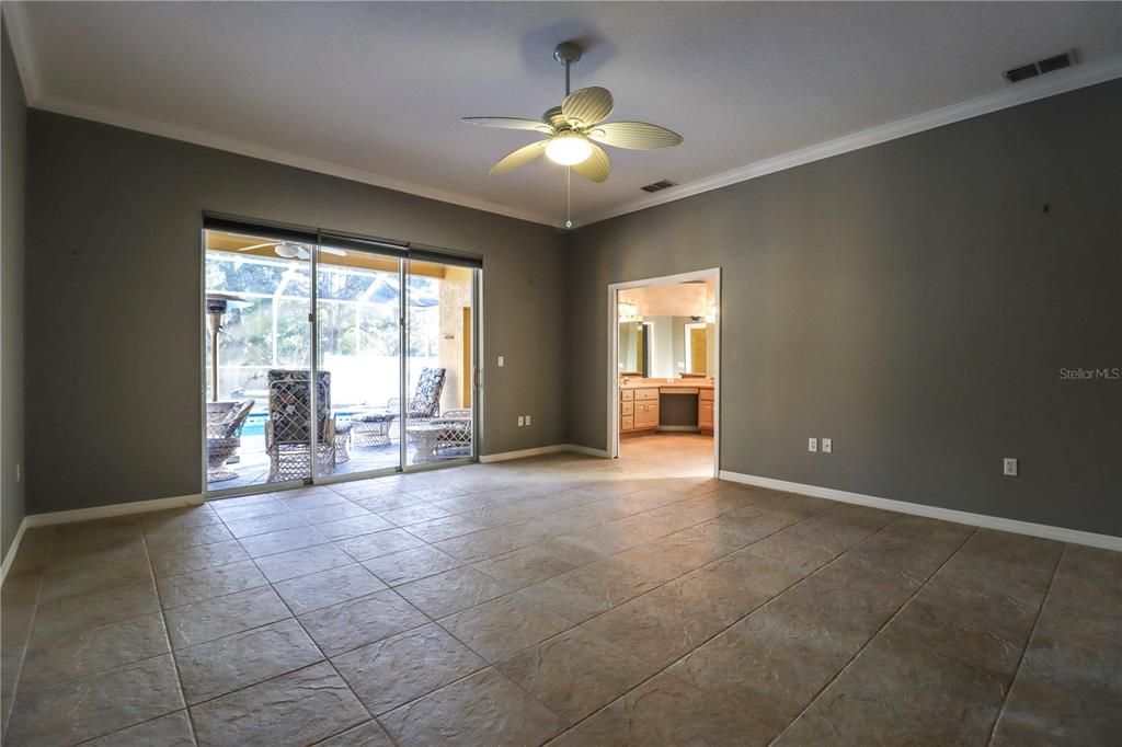 Activo con contrato: $849,900 (3 camas, 2 baños, 2450 Pies cuadrados)