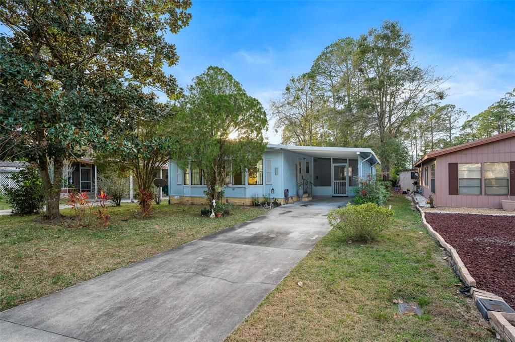 For Sale: $130,000 (2 beds, 2 baths, 878 Square Feet)