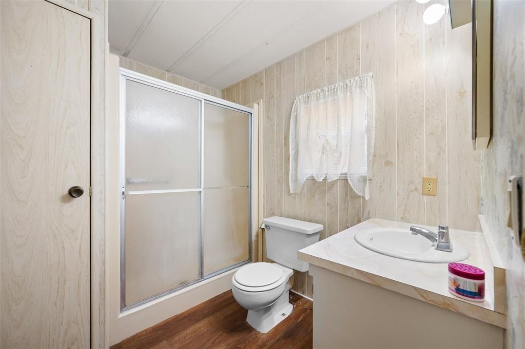 For Sale: $130,000 (2 beds, 2 baths, 878 Square Feet)