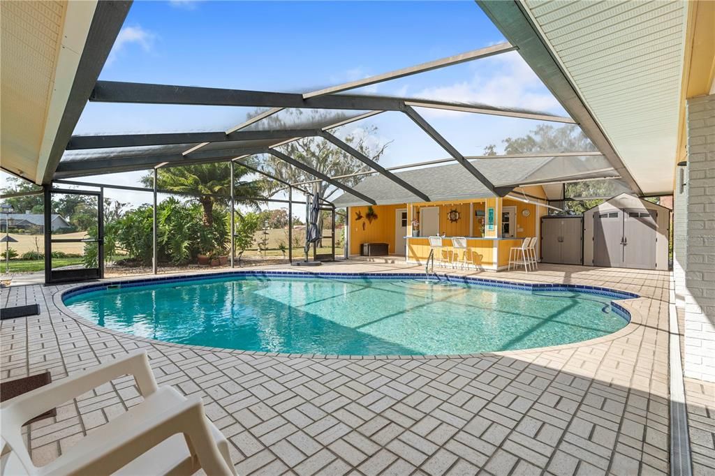 Activo con contrato: $699,000 (4 camas, 5 baños, 3461 Pies cuadrados)