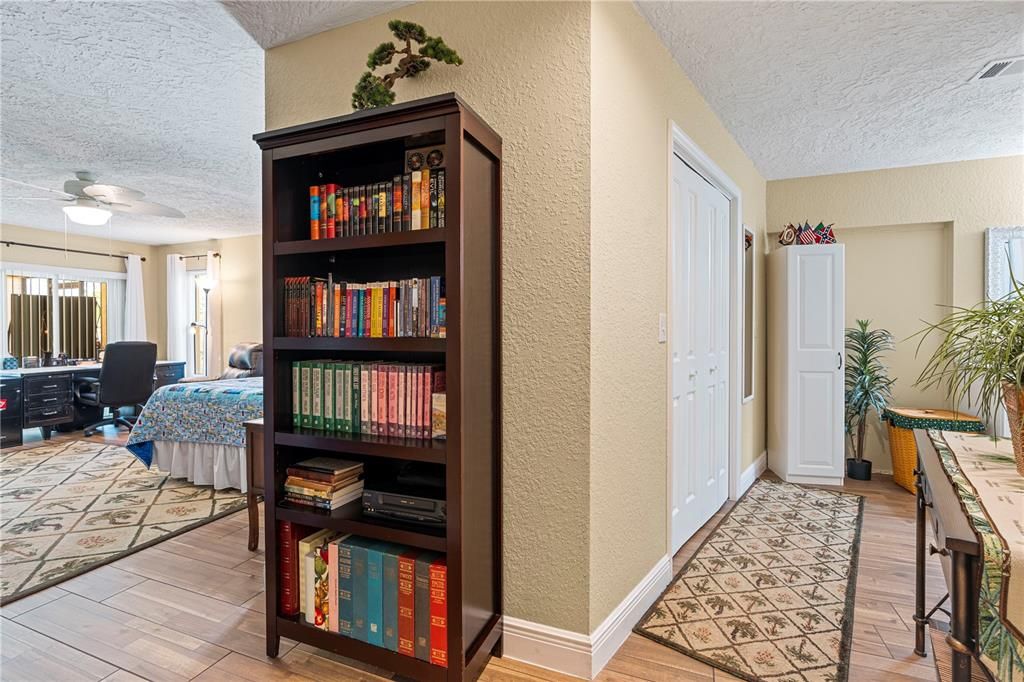 Activo con contrato: $699,000 (4 camas, 5 baños, 3461 Pies cuadrados)