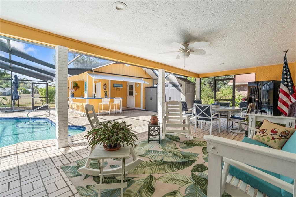 Activo con contrato: $699,000 (4 camas, 5 baños, 3461 Pies cuadrados)