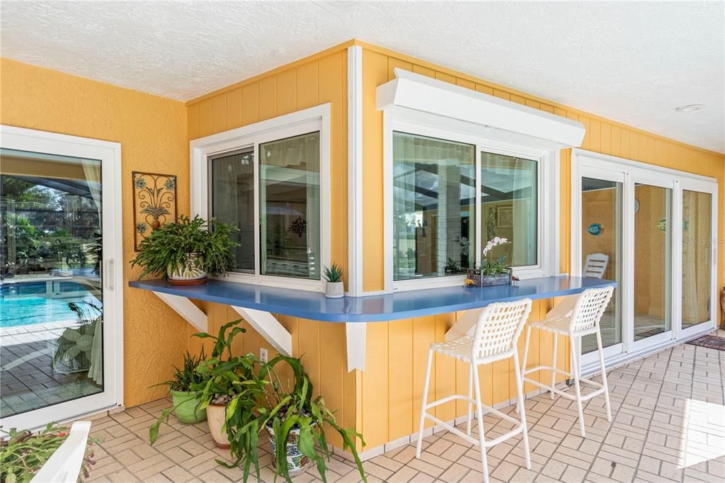 Activo con contrato: $699,000 (4 camas, 5 baños, 3461 Pies cuadrados)