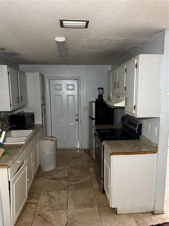 For Sale: $314,999 (3 beds, 2 baths, 1071 Square Feet)