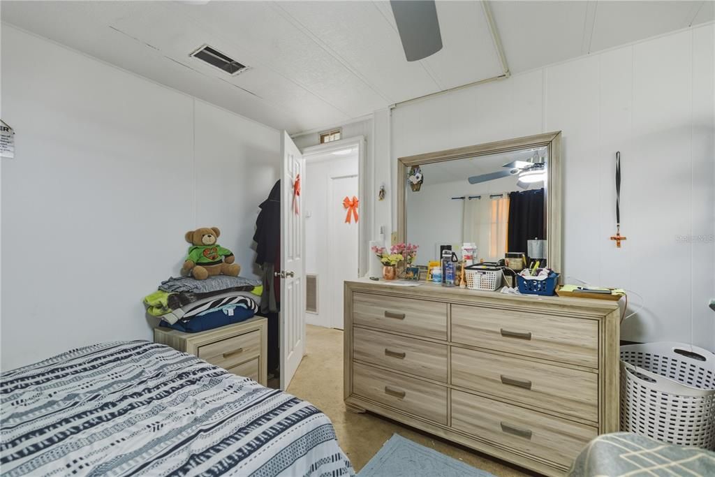 На продажу: $139,900 (2 спален, 2 ванн, 952 Квадратных фут)