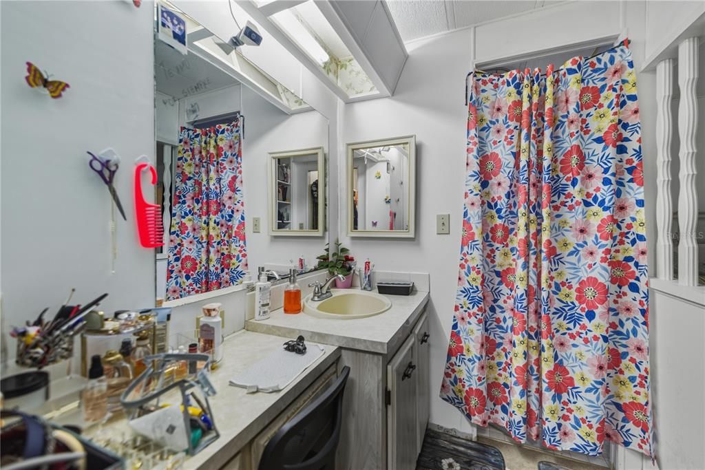 На продажу: $139,900 (2 спален, 2 ванн, 952 Квадратных фут)