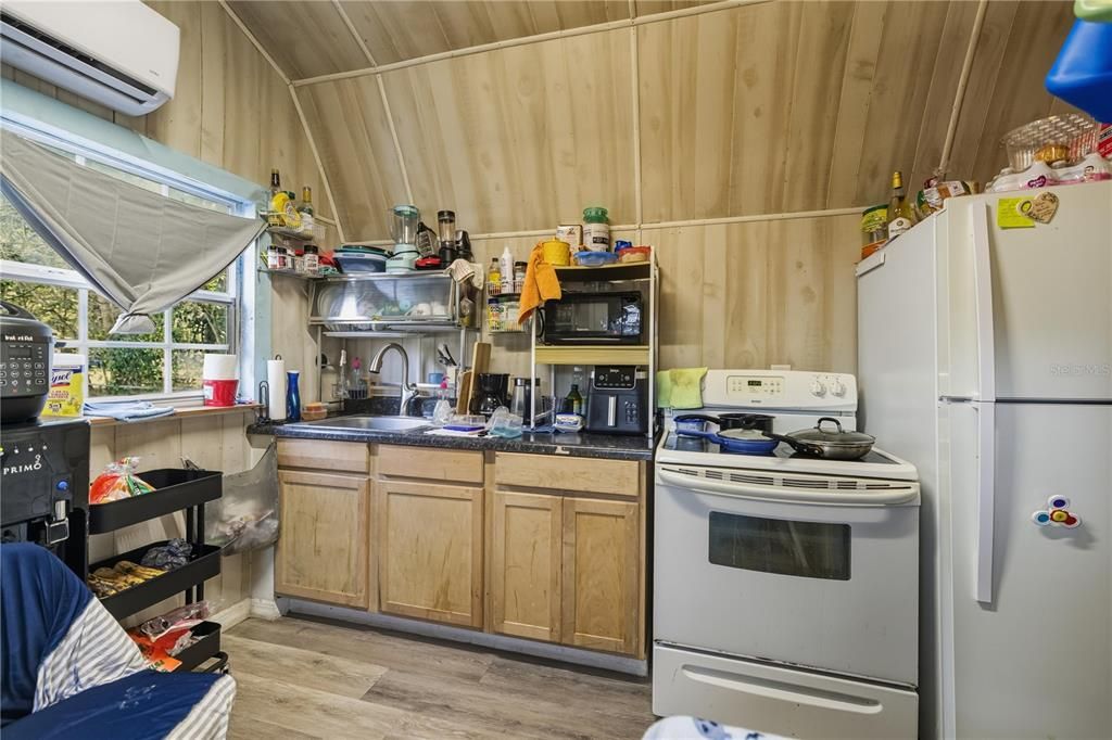 На продажу: $139,900 (2 спален, 2 ванн, 952 Квадратных фут)