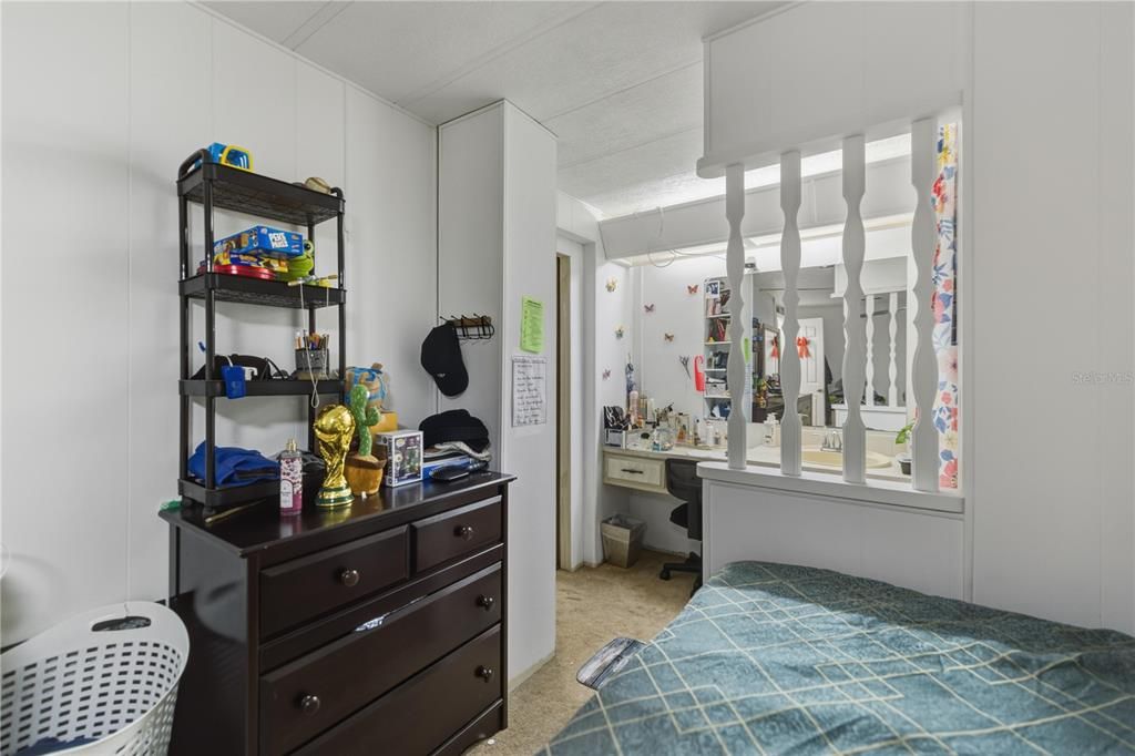 На продажу: $139,900 (2 спален, 2 ванн, 952 Квадратных фут)