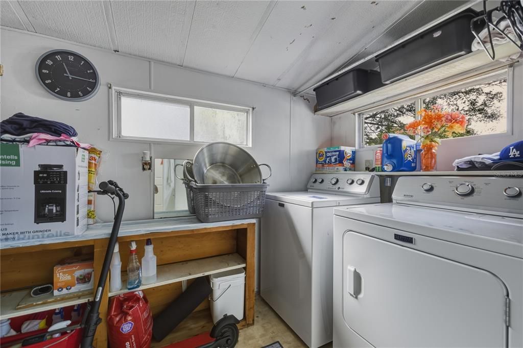 На продажу: $139,900 (2 спален, 2 ванн, 952 Квадратных фут)