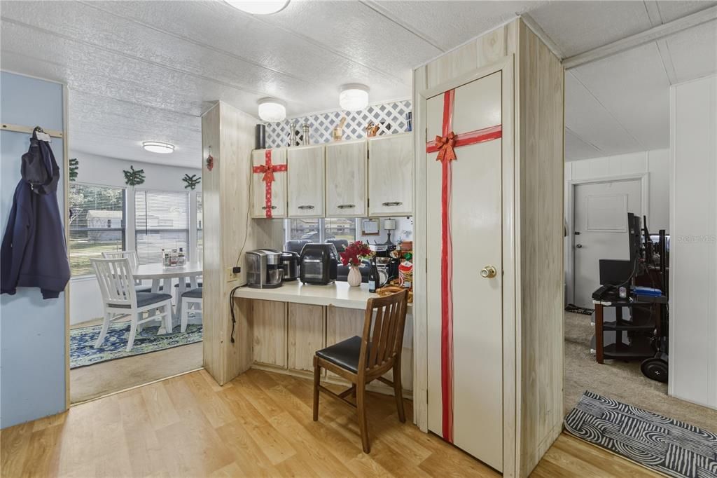 На продажу: $139,900 (2 спален, 2 ванн, 952 Квадратных фут)