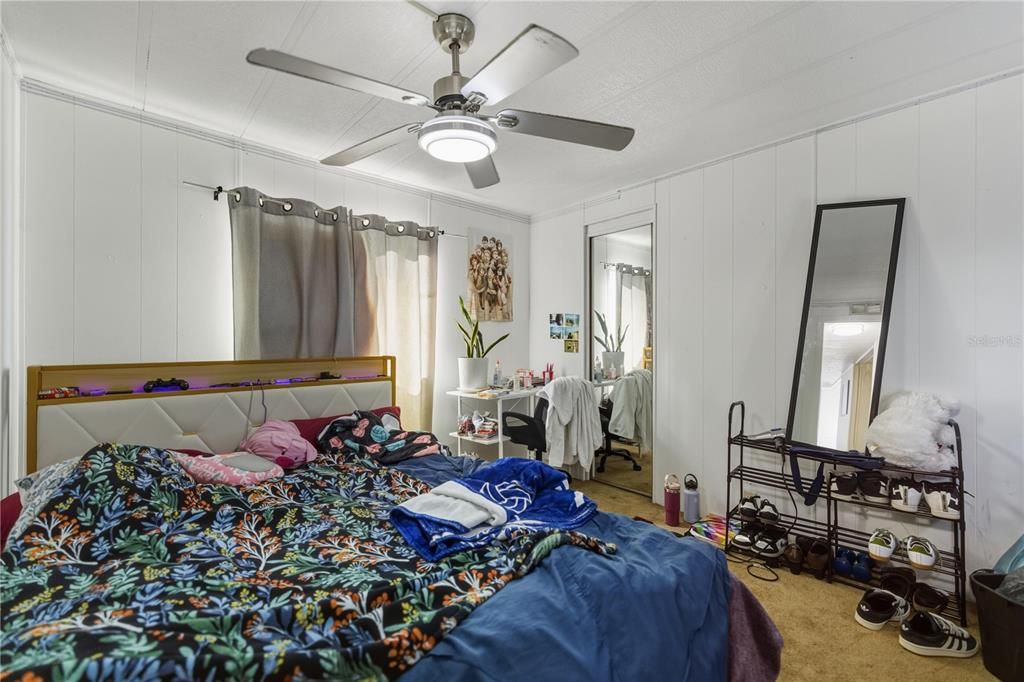 На продажу: $139,900 (2 спален, 2 ванн, 952 Квадратных фут)