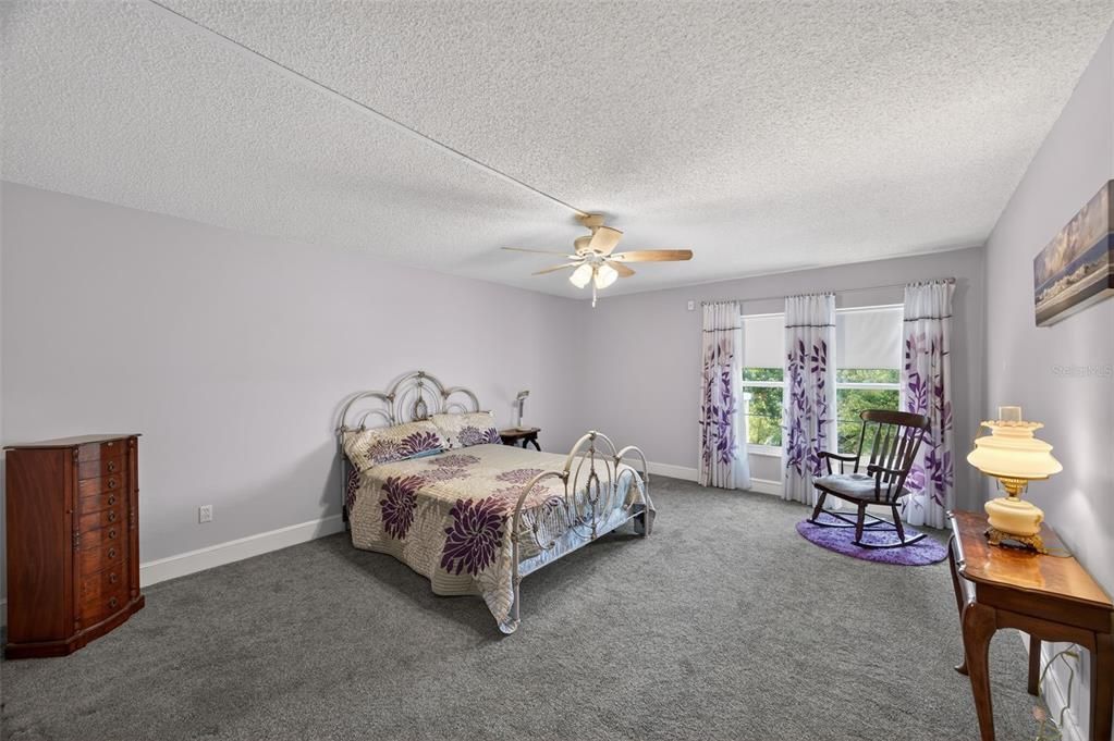For Sale: $325,000 (3 beds, 3 baths, 1980 Square Feet)
