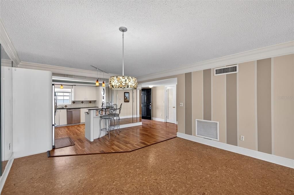 For Sale: $325,000 (3 beds, 3 baths, 1980 Square Feet)