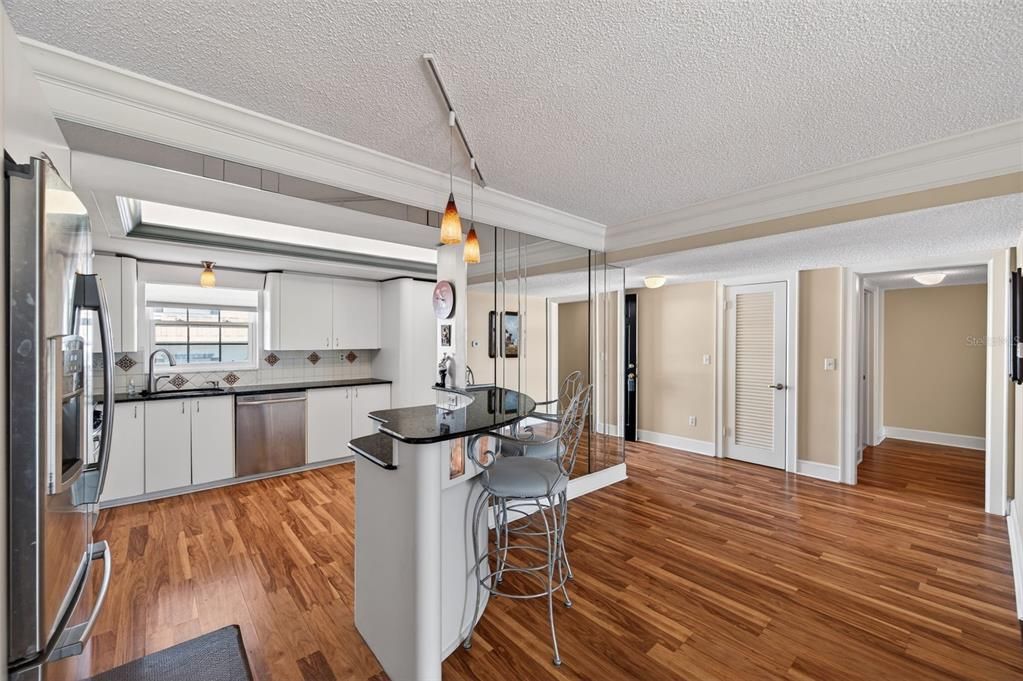 For Sale: $325,000 (3 beds, 3 baths, 1980 Square Feet)