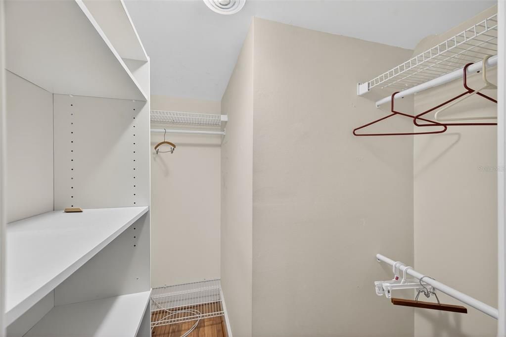 For Sale: $325,000 (3 beds, 3 baths, 1980 Square Feet)