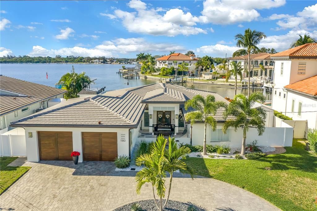 Active With Contract: $2,649,000 (4 beds, 2 baths, 2528 Square Feet)