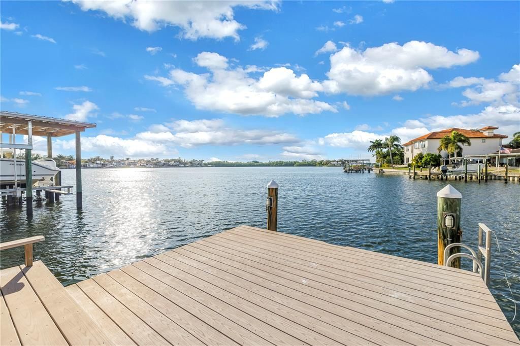Active With Contract: $2,649,000 (4 beds, 2 baths, 2528 Square Feet)