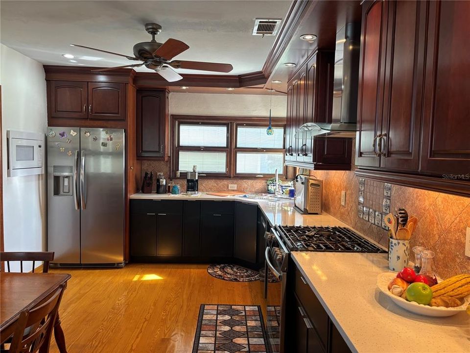 En Venta: $1,870,000 (3 camas, 2 baños, 2106 Pies cuadrados)
