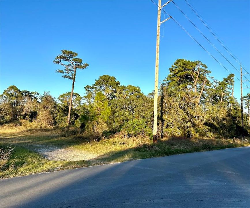 На продажу: $24,900 (0.26 acres)