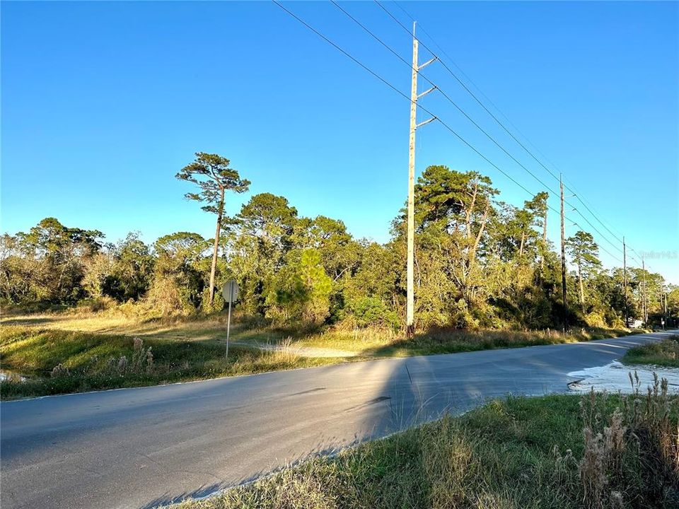 На продажу: $24,900 (0.26 acres)