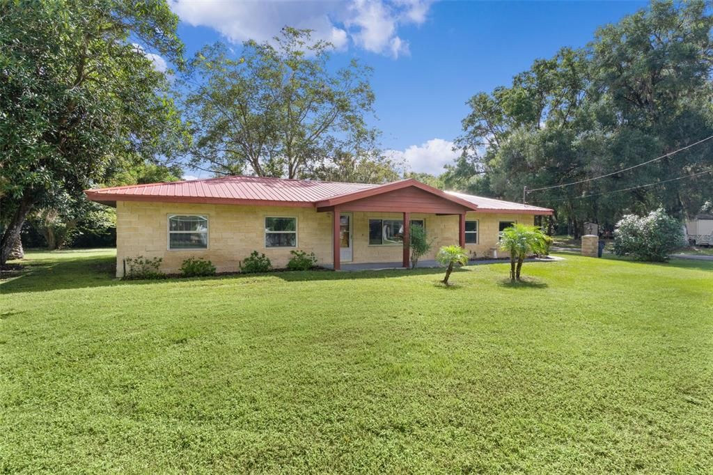 Activo con contrato: $379,900 (4 camas, 2 baños, 1820 Pies cuadrados)