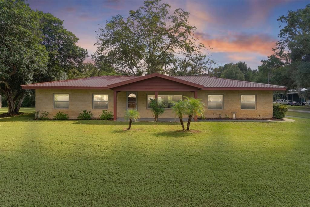 Activo con contrato: $379,900 (4 camas, 2 baños, 1820 Pies cuadrados)