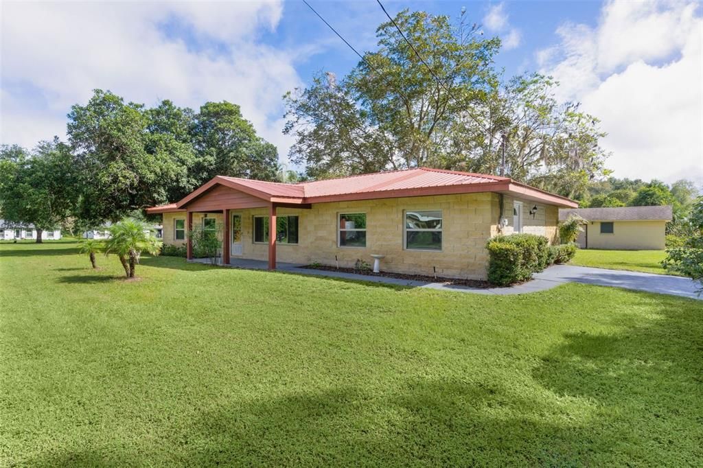 Activo con contrato: $379,900 (4 camas, 2 baños, 1820 Pies cuadrados)