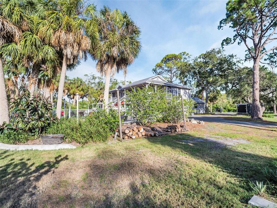 En Venta: $844,900 (2.31 acres)