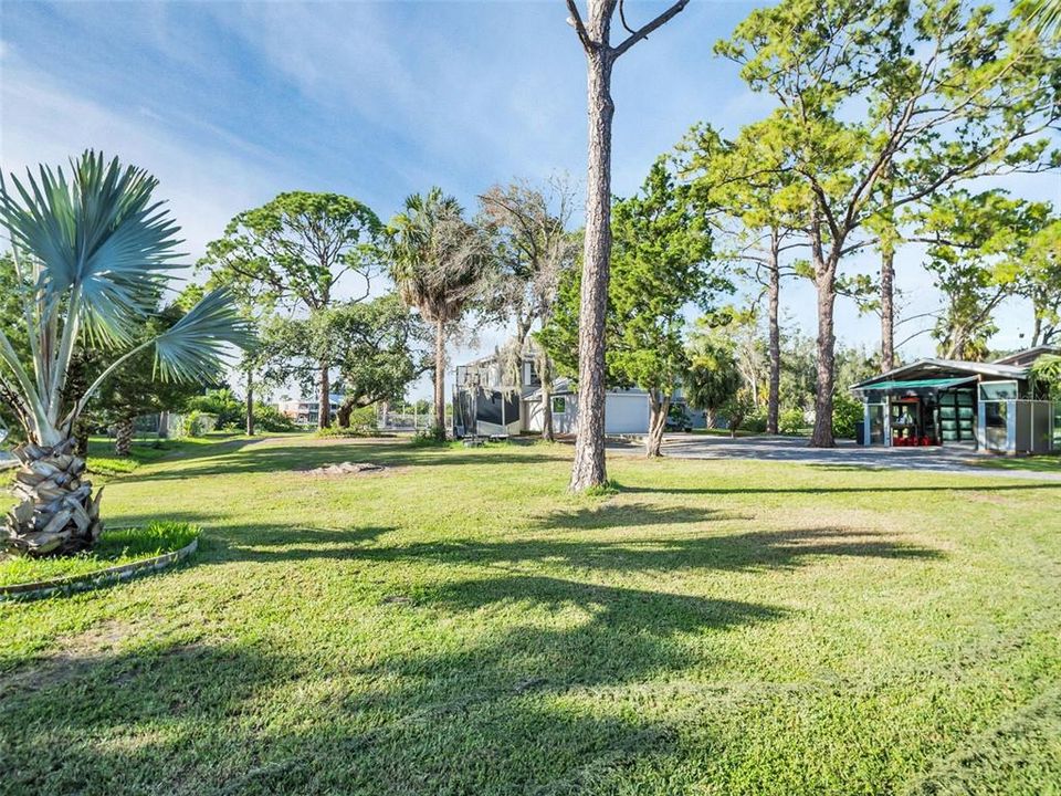 En Venta: $844,900 (2.31 acres)