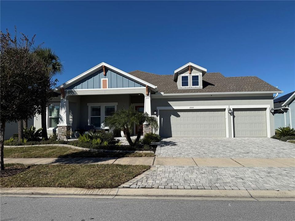 Vendido Recientemente: $1,000,000 (4 camas, 4 baños, 3764 Pies cuadrados)