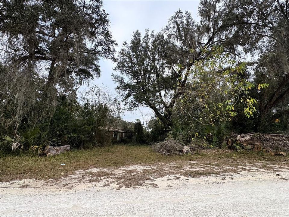 For Sale: $80,000 (3 beds, 2 baths, 1080 Square Feet)