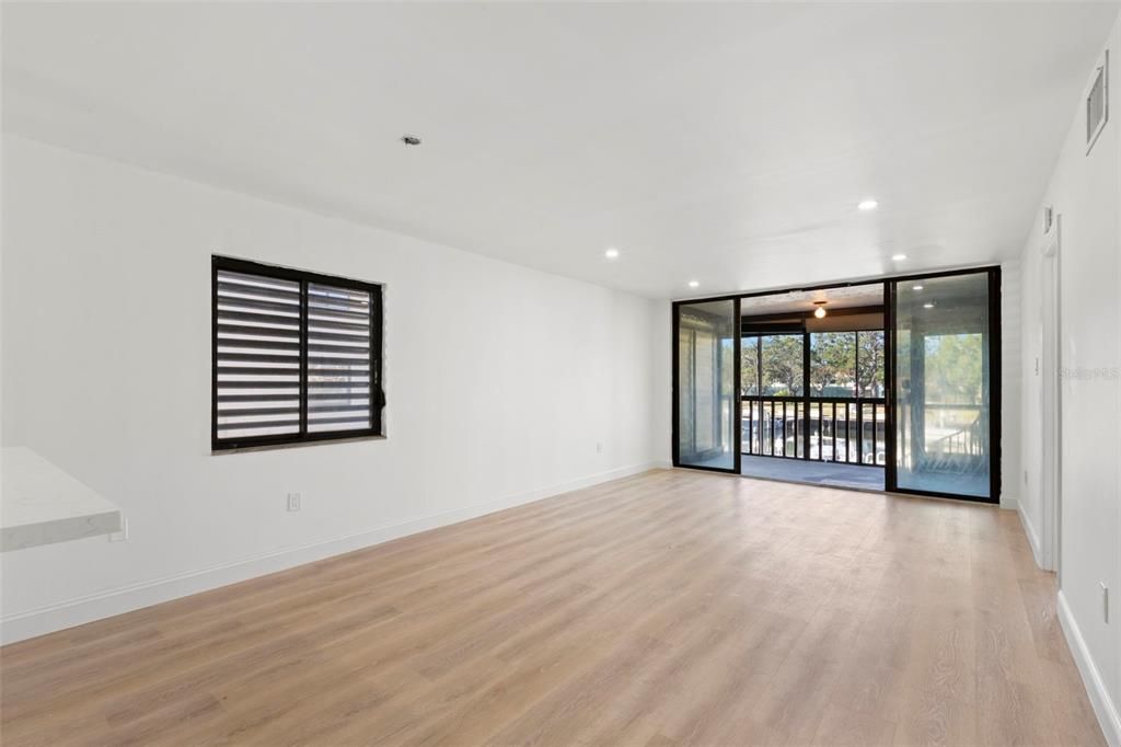 En Venta: $309,900 (2 camas, 2 baños, 1065 Pies cuadrados)