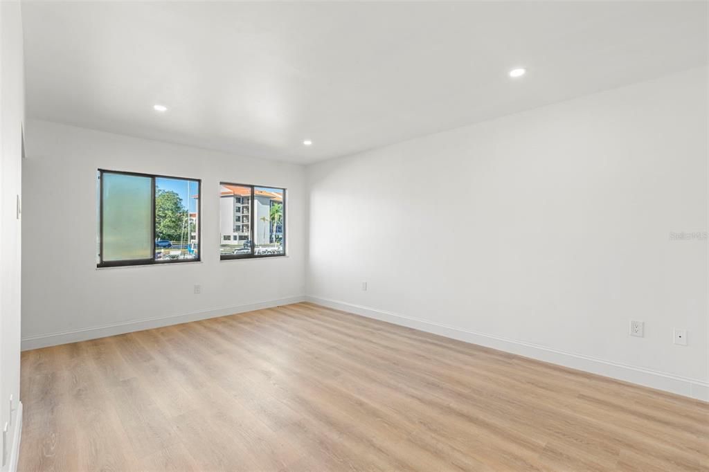 En Venta: $309,900 (2 camas, 2 baños, 1065 Pies cuadrados)