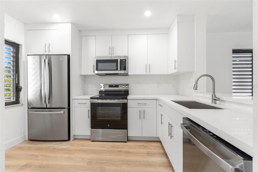 En Venta: $309,900 (2 camas, 2 baños, 1065 Pies cuadrados)