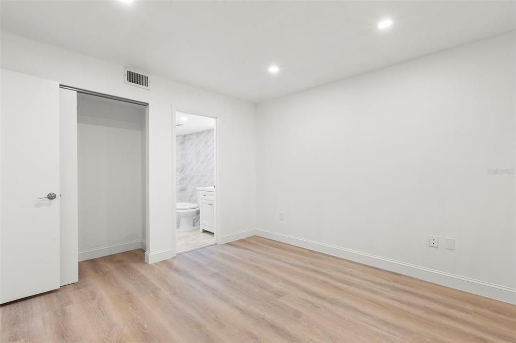 En Venta: $309,900 (2 camas, 2 baños, 1065 Pies cuadrados)