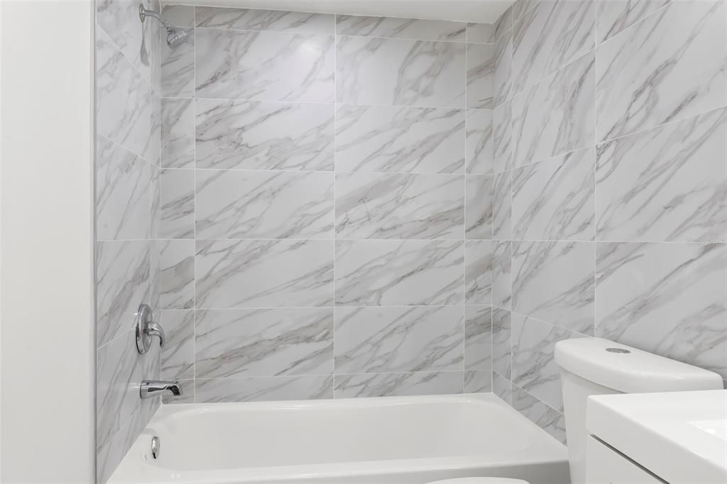 En Venta: $309,900 (2 camas, 2 baños, 1065 Pies cuadrados)