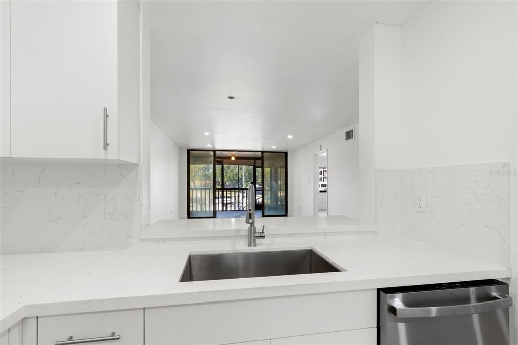 En Venta: $309,900 (2 camas, 2 baños, 1065 Pies cuadrados)