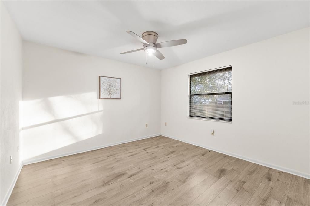 Под контрактом: $310,000 (3 спален, 2 ванн, 1507 Квадратных фут)